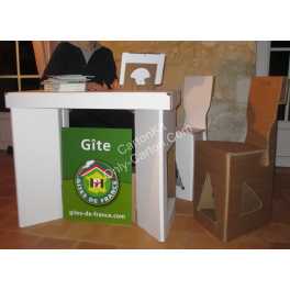 Stand en carton - 2 chaises et 1 table standard